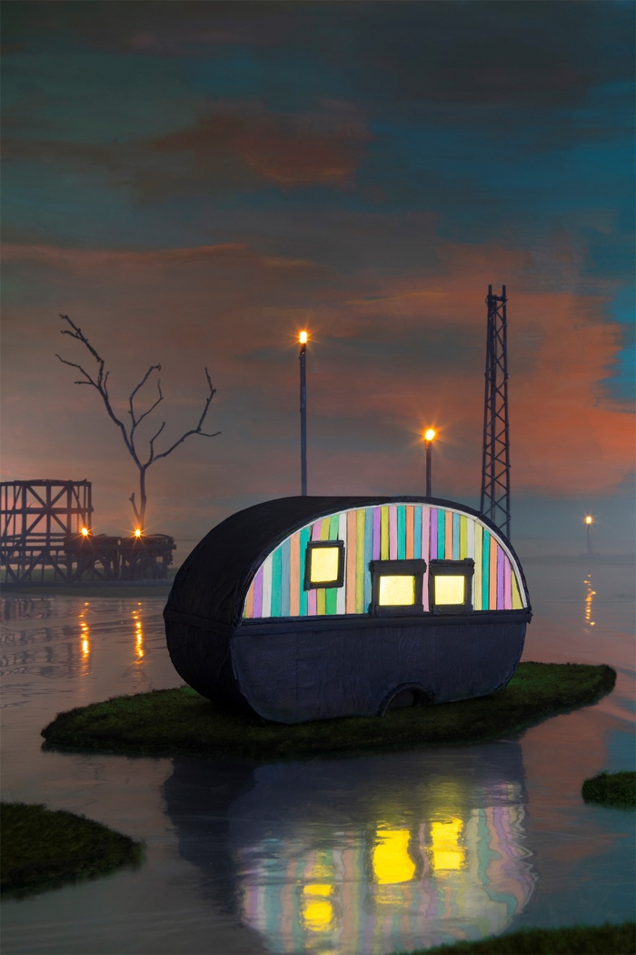 Resort - 3/5 - Lightbox